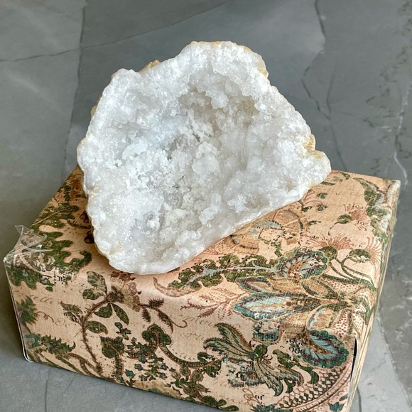 Natural White, Agate Geode Crystals - Picture 3 of 5